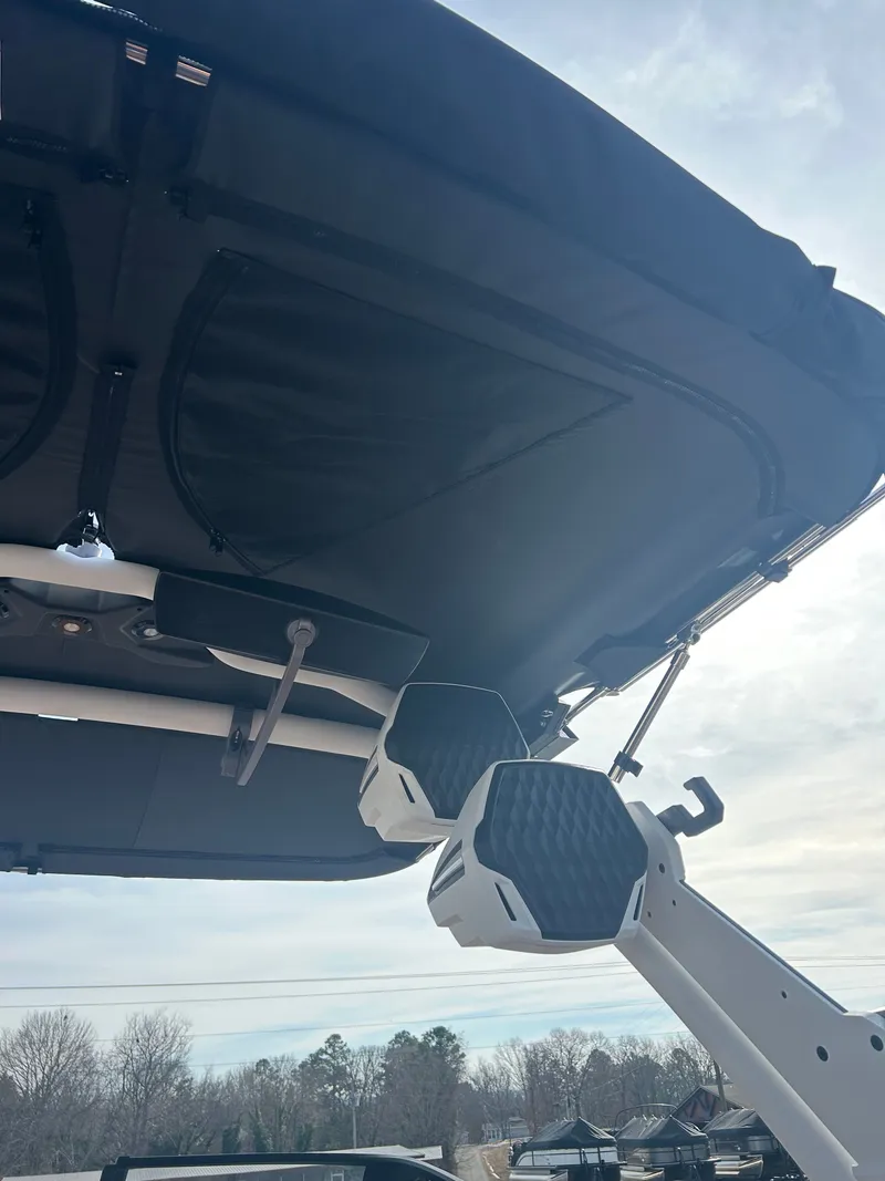 Slide: The Image of Malibu Wakesetter 24 MXZ 2026 - 22