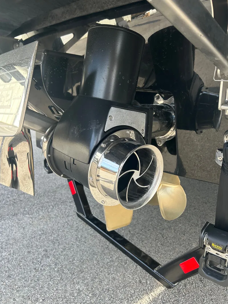 Slide: The Image of Malibu Wakesetter 24 MXZ 2026 - 3