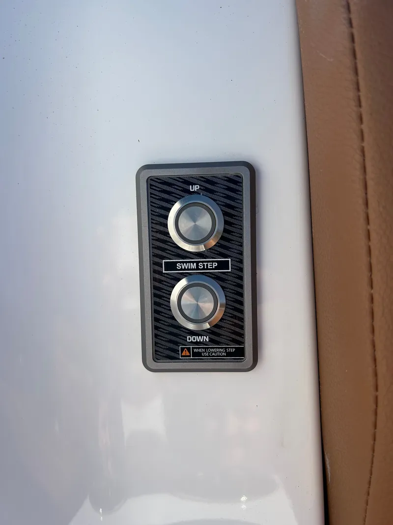 Slide: The Image of Malibu Wakesetter 25 LSV 2026 - 5