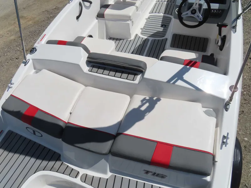 Slide: The Image of Tahoe T16 Mercury 75 only 27 hours w/ Trailer 2022 - 12