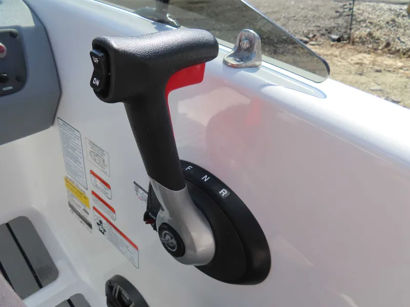 Slide: The Image of Tahoe T16 Mercury 75 only 27 hours w/ Trailer 2022 - 17