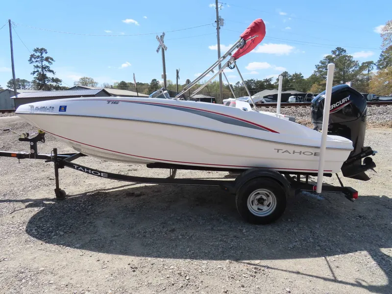 Slide: The Image of Tahoe T16 Mercury 75 only 27 hours w/ Trailer 2022 - 9