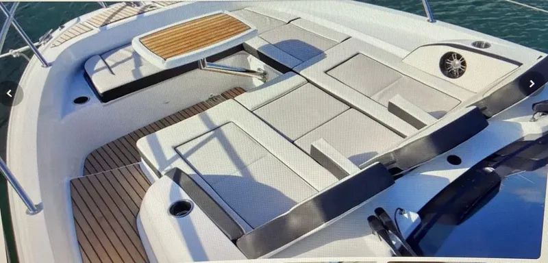 Slide: The Image of Jeanneau Leader 12.5 WA 2024 - 16