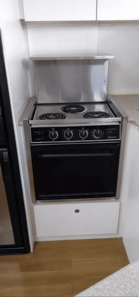 Slide: The Image of Silverton 442 Motor Yacht 1996 - 14