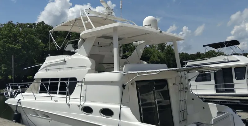 Slide: The Image of Silverton 442 Motor Yacht 1996 - 4