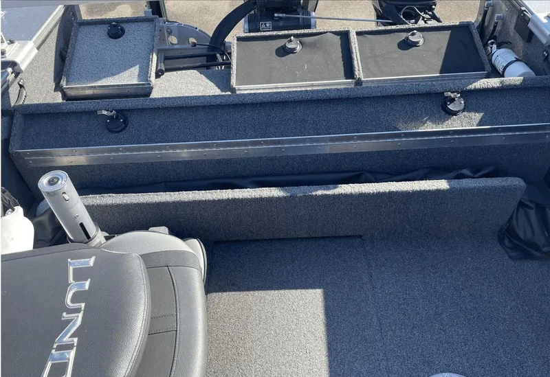 Slide: The Image of Lund 2175 Pro-V Sport 2020 - 10