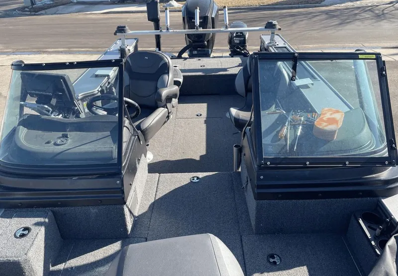 Slide: The Image of Lund 2175 Pro-V Sport 2020 - 21