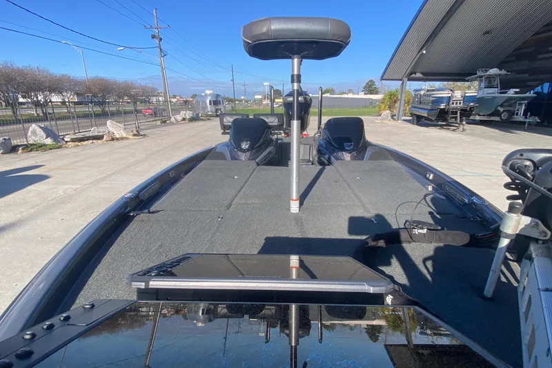 Slide: The Image of 2020 Skeeter FXR20 Limited boat with spacious deck and modern equipment. - 16