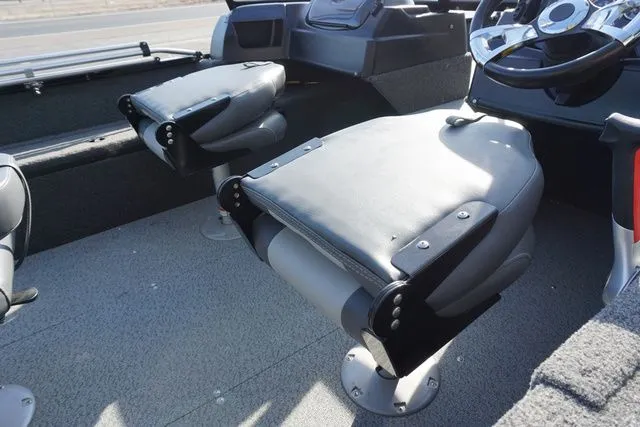 Slide: The Image of Lowe Fishing Machine 1775 2022 - 10