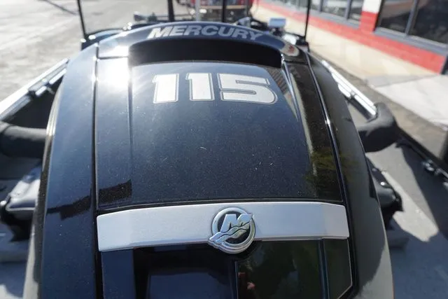 Slide: The Image of Lowe Fishing Machine 1775 2022 - 7