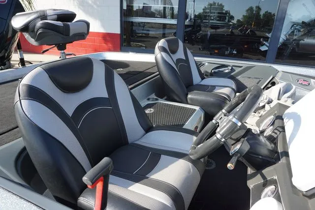 Slide: The Image of Ranger Z521L 2020 - 12