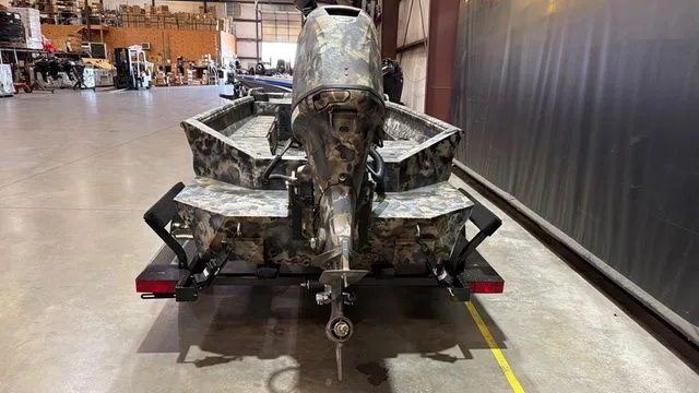 Slide: The Image of Excel 1751 Viper W/Yamaha 60 2026 - 4