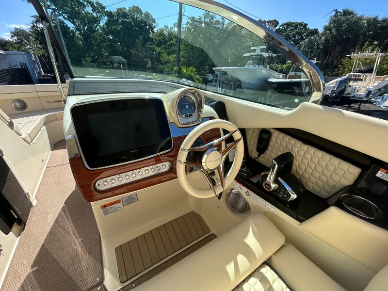 Slide: The Image of Chris-Craft Launch 31 GT 2026 - 3