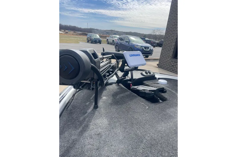 Slide: The Image of 2011 Nitro Z-8 DC boat engine mount detail with hydraulic components. - 9