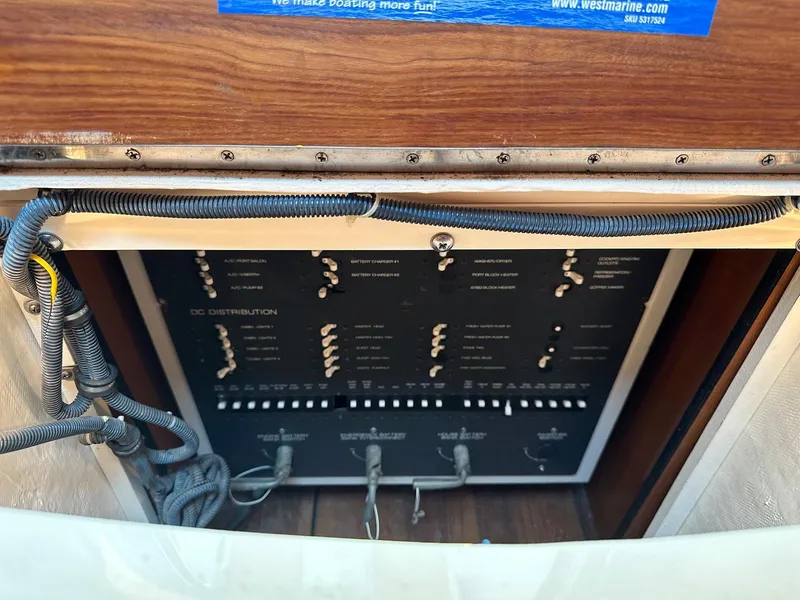 Slide: The Image of Main Cabin - 19