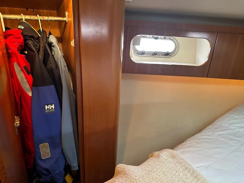 Slide: The Image of Guest Strm - 31