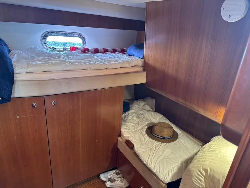 Slide: The Image of Guest Strm - 32