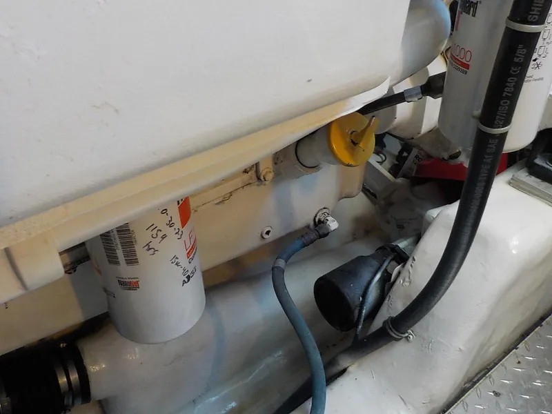 Slide: The Image of Engine room of 2006 Tiara Yachts 4400 Sovran. - 43