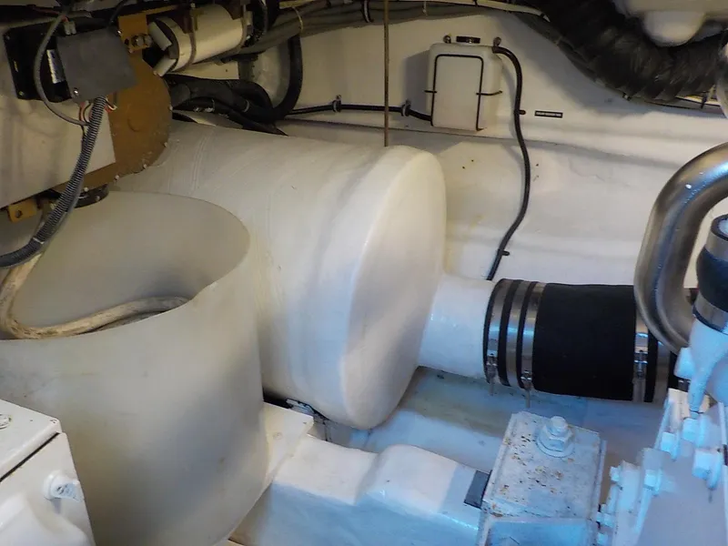 Slide: The Image of Onan generator in the engine room of 2006 Tiara Yachts 4400 Sovran. - 44