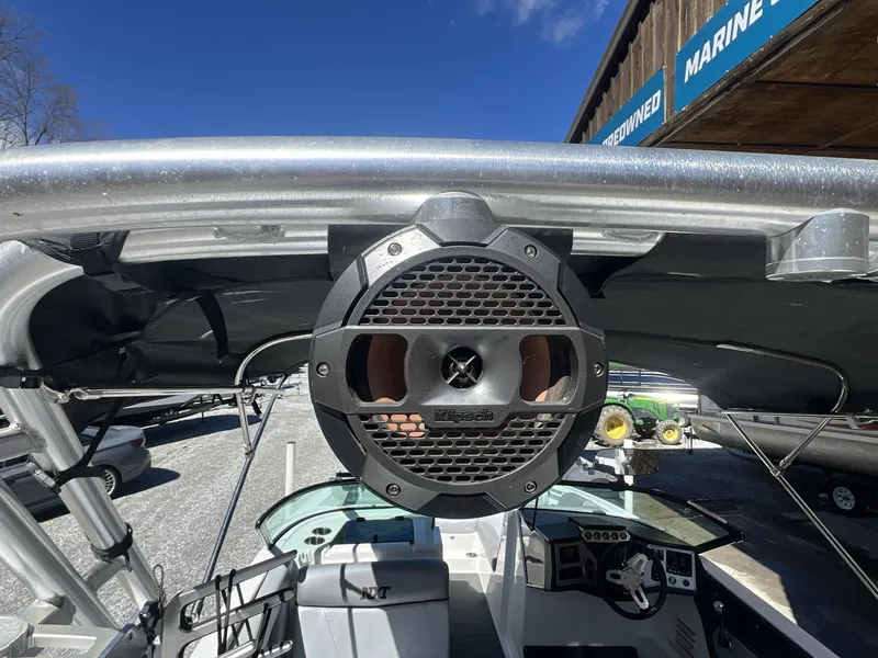 Slide: The Image of MasterCraft NXT22 2018 - 18