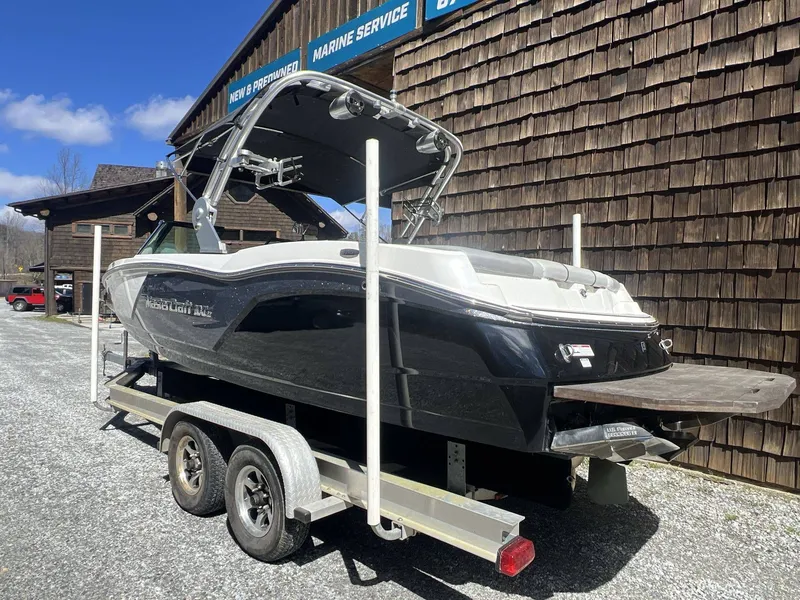 Slide: The Image of MasterCraft NXT22 2018 - 24