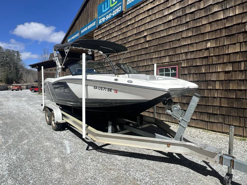 Slide: The Image of MasterCraft NXT22 2018 - 5