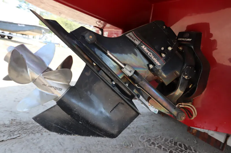 Slide: The Image of 2016 Chaparral 287 SSX boat with Mercury MerCruiser Bravo Three outdrive. - 4