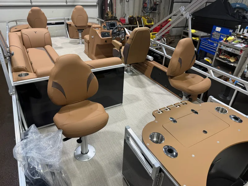 Slide: The Image of Tahoe Sport 2185 Quad Fish & Honda 4-Stroke EFI 2026 - 27