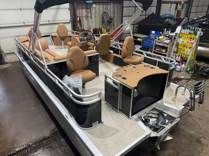 Slide: The Image of Tahoe Sport 2185 Quad Fish & Honda 4-Stroke EFI 2026 - 42