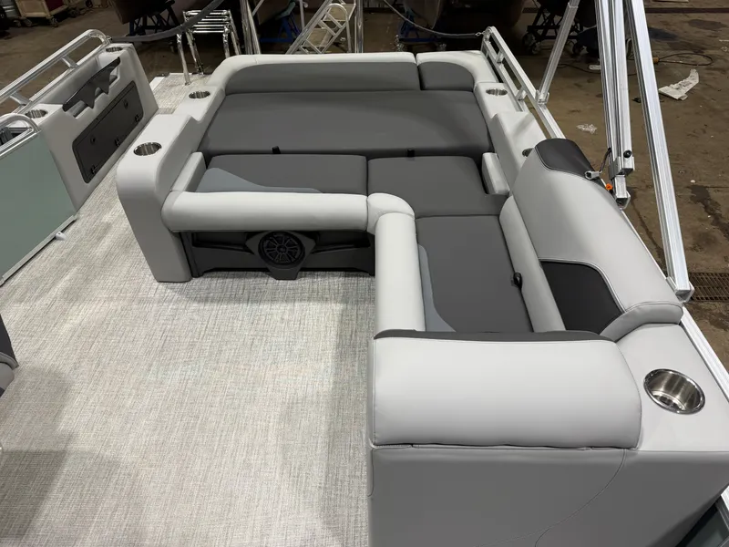 Slide: The Image of Tahoe Sport VRB 2385 Swingback & 4-Stroke $33995 2025 - 17