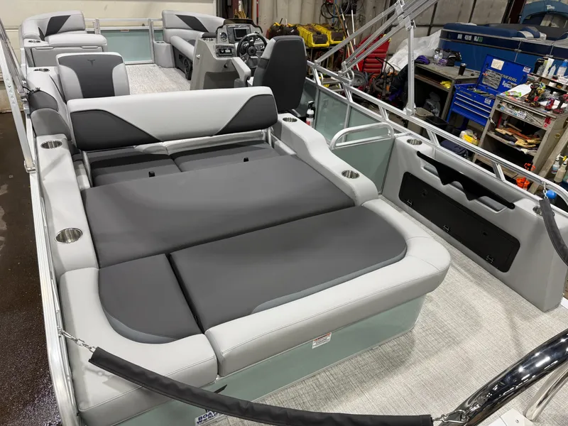 Slide: The Image of Tahoe Sport VRB 2385 Swingback & 4-Stroke $33995 2025 - 19