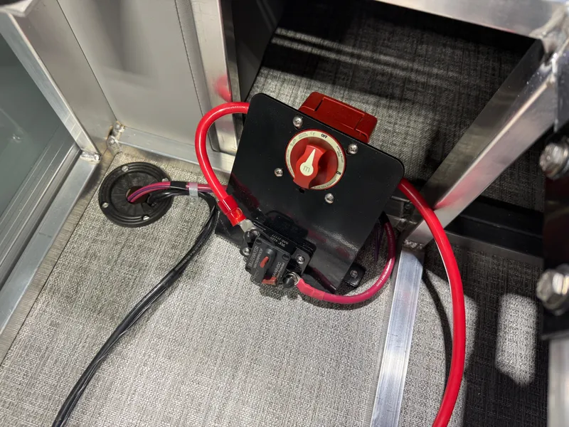 Slide: The Image of Tahoe Sport VRB 2385 Swingback & 4-Stroke $33995 2025 - 23