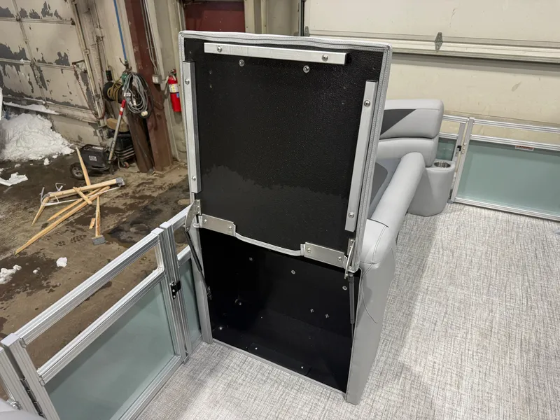 Slide: The Image of Tahoe Sport VRB 2385 Swingback & 4-Stroke $33995 2025 - 27