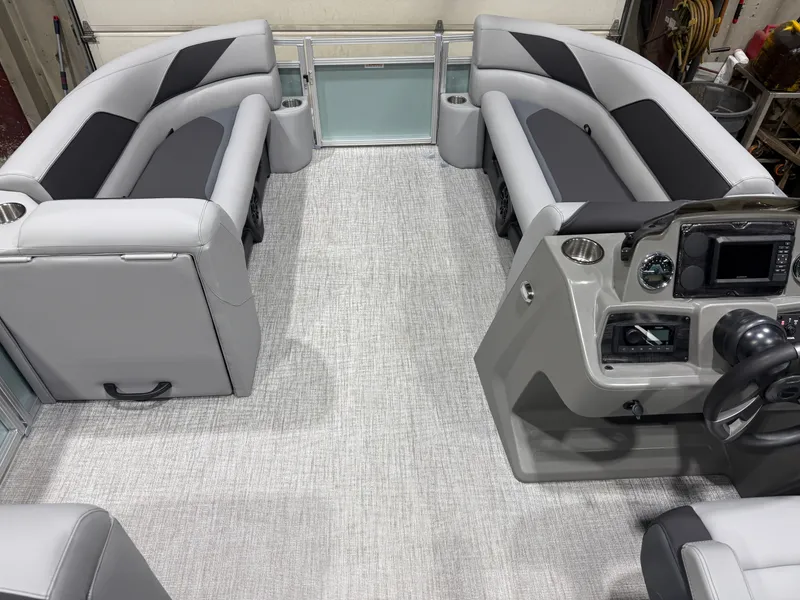 Slide: The Image of Tahoe Sport VRB 2385 Swingback & 4-Stroke $33995 2025 - 28