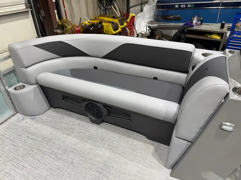 Slide: The Image of Tahoe Sport VRB 2385 Swingback & 4-Stroke $33995 2025 - 29