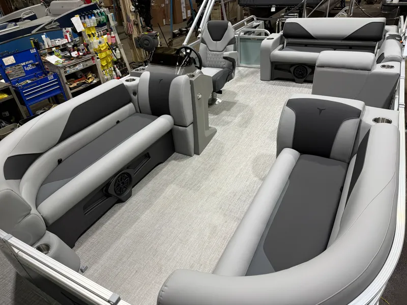 Slide: The Image of Tahoe Sport VRB 2385 Swingback & 4-Stroke $33995 2025 - 31