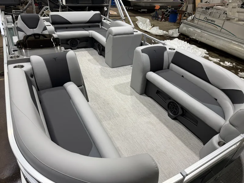 Slide: The Image of Tahoe Sport VRB 2385 Swingback & 4-Stroke $33995 2025 - 32