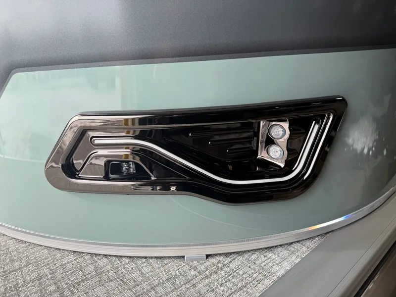 Slide: The Image of Tahoe Sport VRB 2385 Swingback & 4-Stroke $33995 2025 - 34