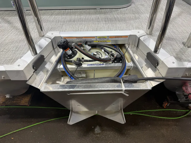 Slide: The Image of Tahoe Sport VRB 2385 Swingback & 4-Stroke $33995 2025 - 39