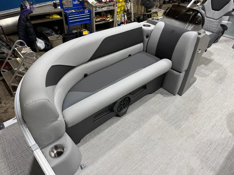 Slide: The Image of Tahoe Sport VRB 2385 Swingback & 4-Stroke $33995 2025 - 6