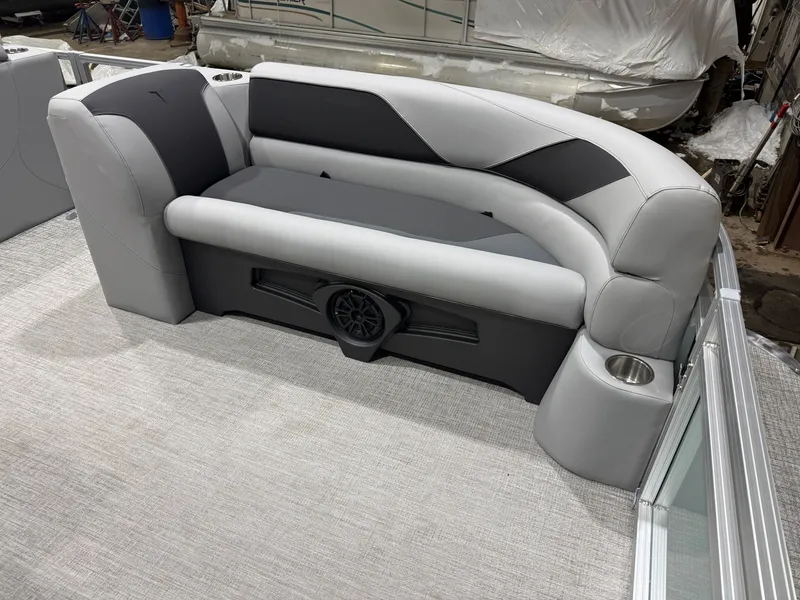 Slide: The Image of Tahoe Sport VRB 2385 Swingback & 4-Stroke $33995 2025 - 7