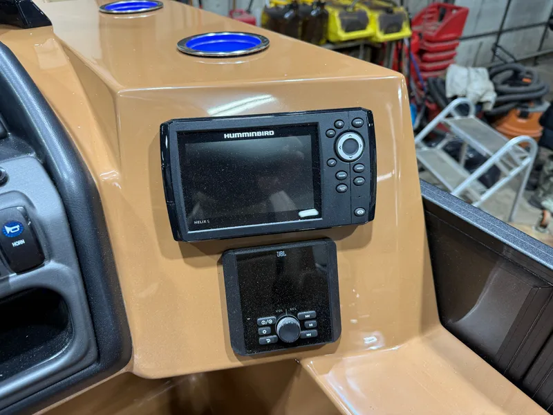 Slide: The Image of Bentley Pontoons Legacy 220 Swingback Pontoon & Honda 4-Stroke EFI 2026 - 15