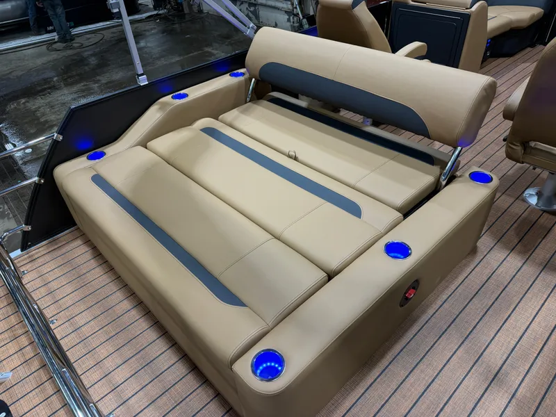 Slide: The Image of Bentley Pontoons Legacy 220 Swingback Pontoon & Honda 4-Stroke EFI 2026 - 19