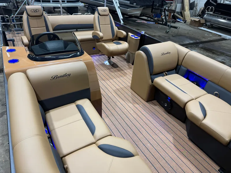 Slide: The Image of Bentley Pontoons Legacy 220 Swingback Pontoon & Honda 4-Stroke EFI 2026 - 29