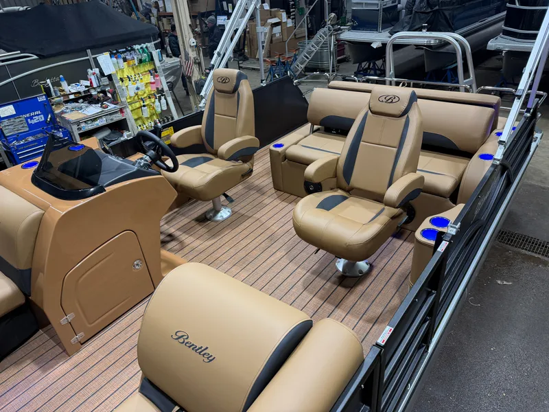 Slide: The Image of Bentley Pontoons Legacy 220 Swingback Pontoon & Honda 4-Stroke EFI 2026 - 3
