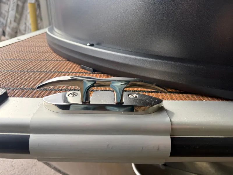 Slide: The Image of Bentley Pontoons Legacy 220 Swingback Pontoon & Honda 4-Stroke EFI 2026 - 32