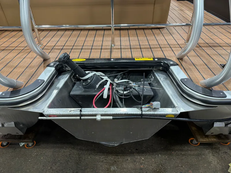 Slide: The Image of Bentley Pontoons Legacy 220 Swingback Pontoon & Honda 4-Stroke EFI 2026 - 36