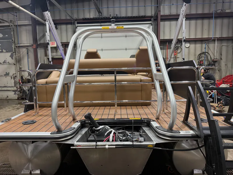 Slide: The Image of Bentley Pontoons Legacy 220 Swingback Pontoon & Honda 4-Stroke EFI 2026 - 38