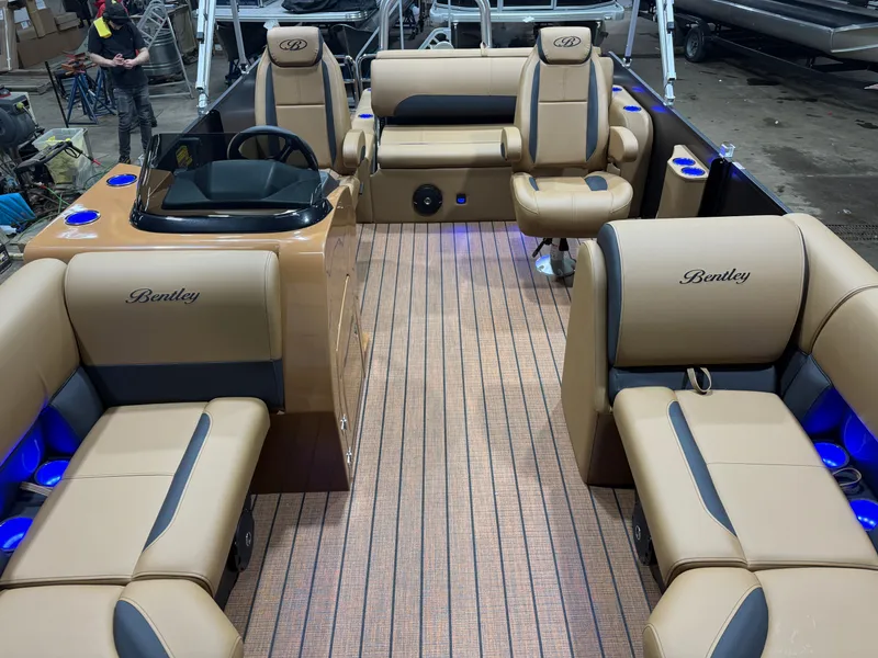 Slide: The Image of Bentley Pontoons Legacy 220 Swingback Pontoon & Honda 4-Stroke EFI 2026 - 7