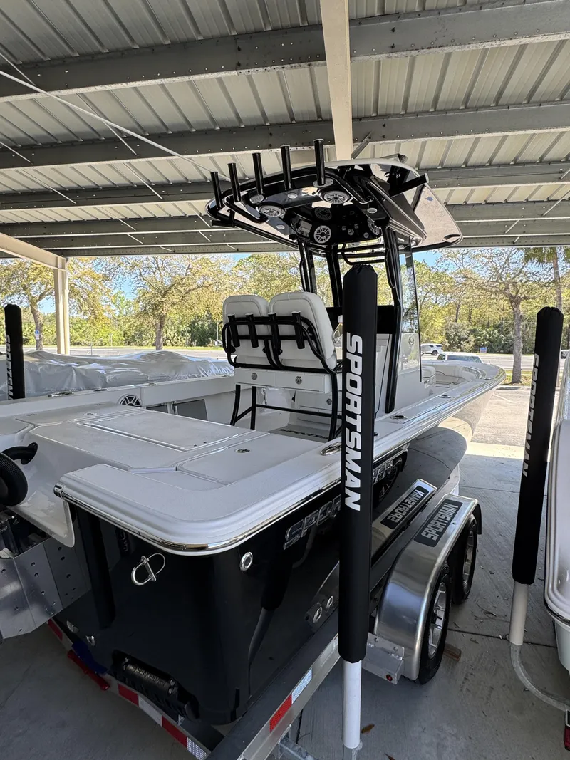 Slide: The Image of Sportsman Masters 247OE Bay Boat 2026 - 22